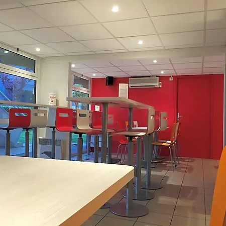 Premiere Classe Toulouse Sud - * Portet-sur-Garonne