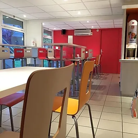 Premiere Classe Toulouse Sud - * Portet-sur-Garonne